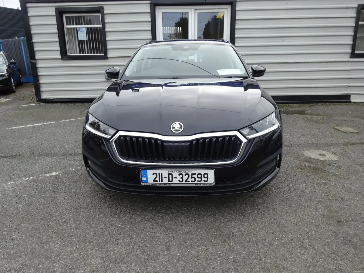 SKODA OCTAVIA 1.0 TSI PETROL AMBITION ESTATE AUTO - Image 2