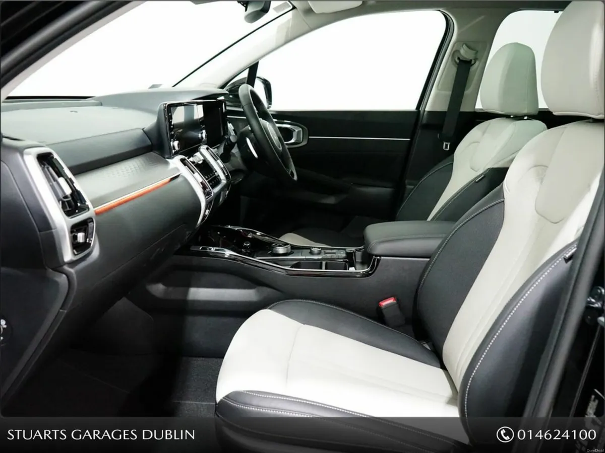 Kia Sorento DIESEL 5DR Auto 7 Seat SEM - Sunroof , - Image 3