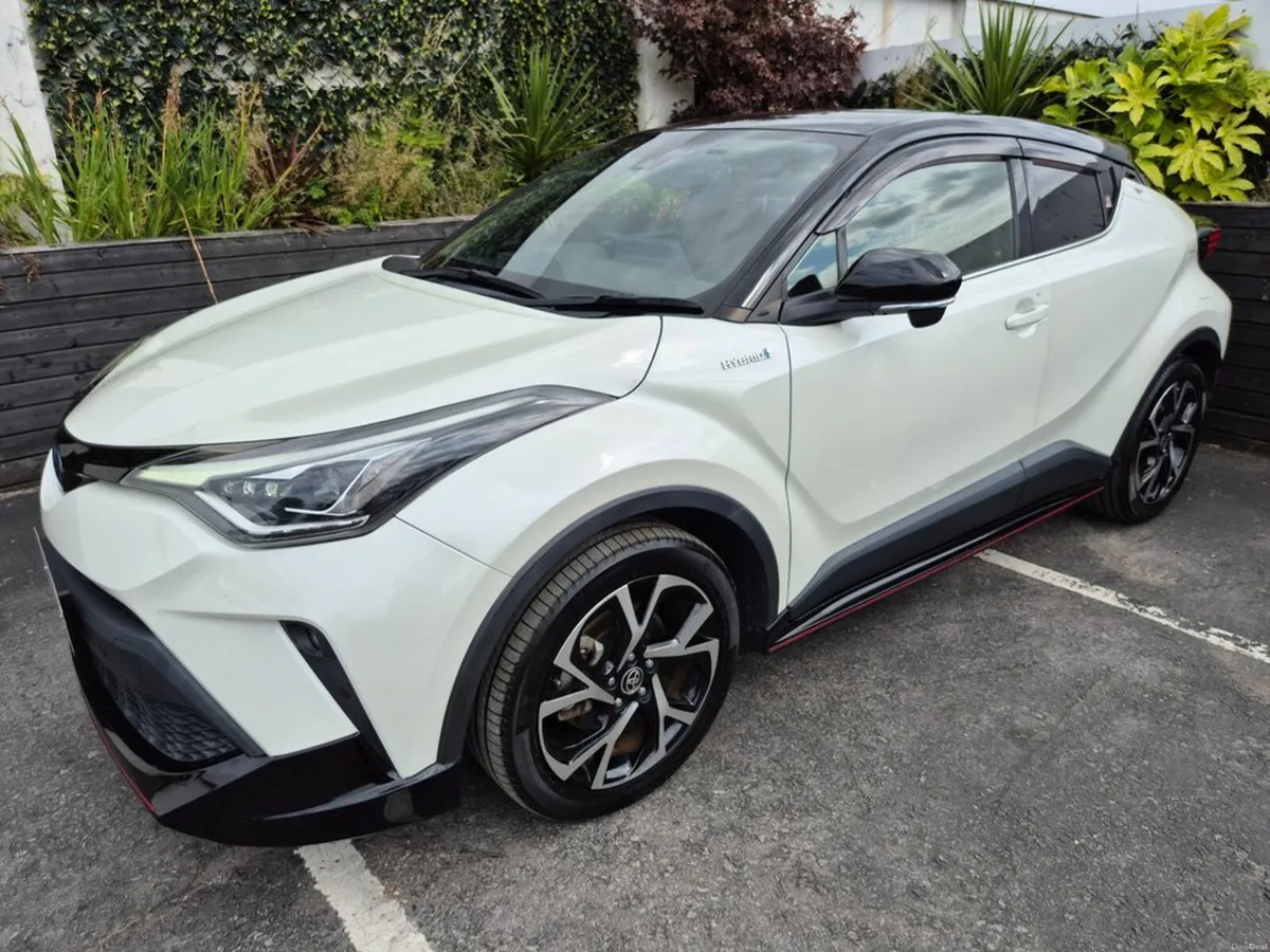 Toyota C-HR 1.8 HYBRID / SOL G-PACK / TOP SPEC / T - Image 3