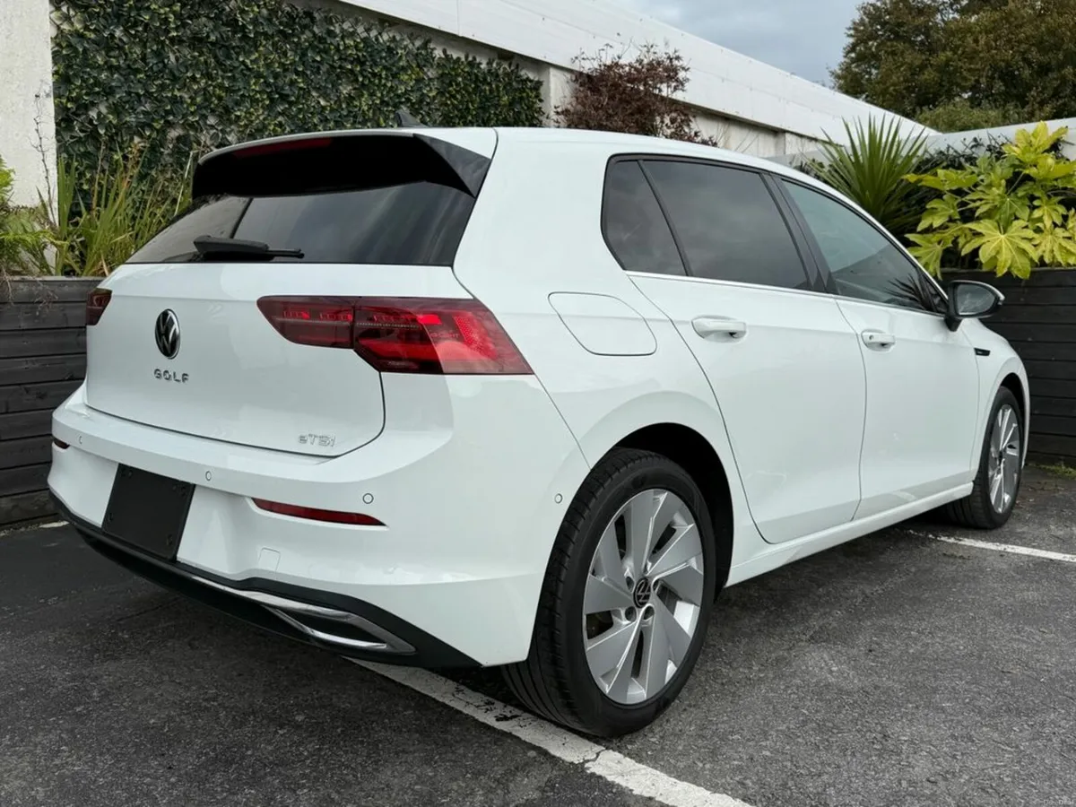 Volkswagen Golf 1.5 eTSI HYBRID AUTO / STYLE SPEC - Image 4
