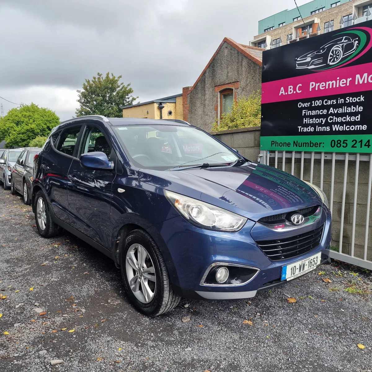 Hyundai ix35 2010 Full service history - Image 1