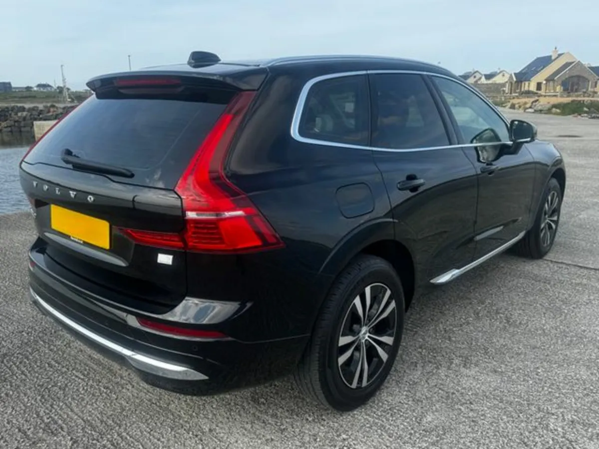 Volvo XC60 RECHARGE T6 CORE AWD - Image 3
