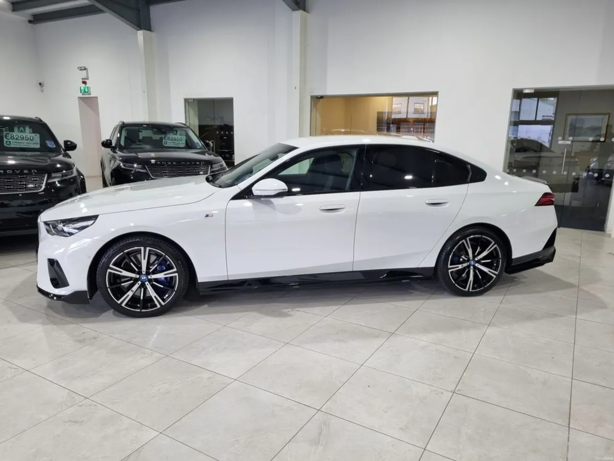 BMW i5 M SPORT - Image 4
