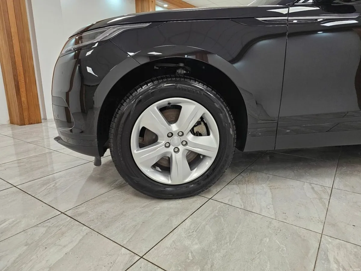 Land Rover Range Rover Velar SLIDING SUNROOF - Image 4