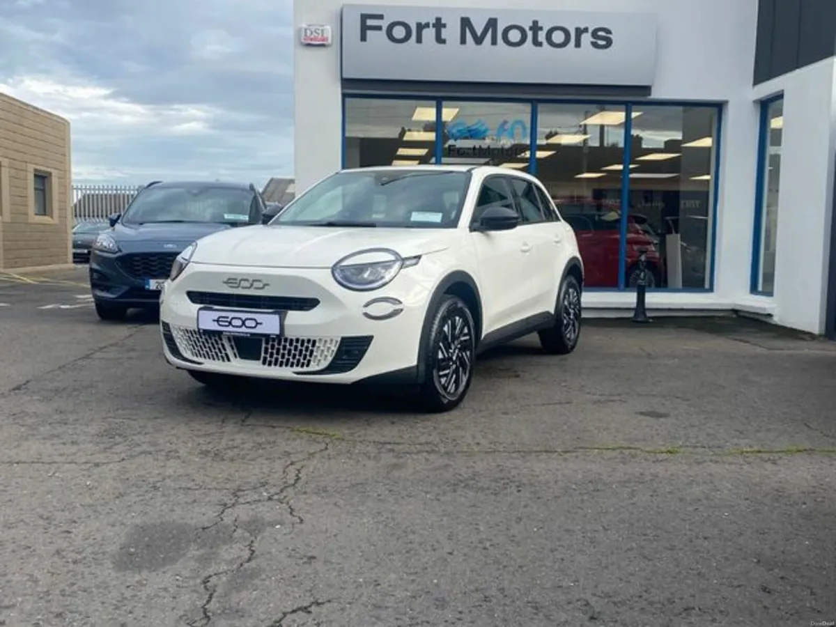 Fiat 600 HYBRID 1.2 - Image 1