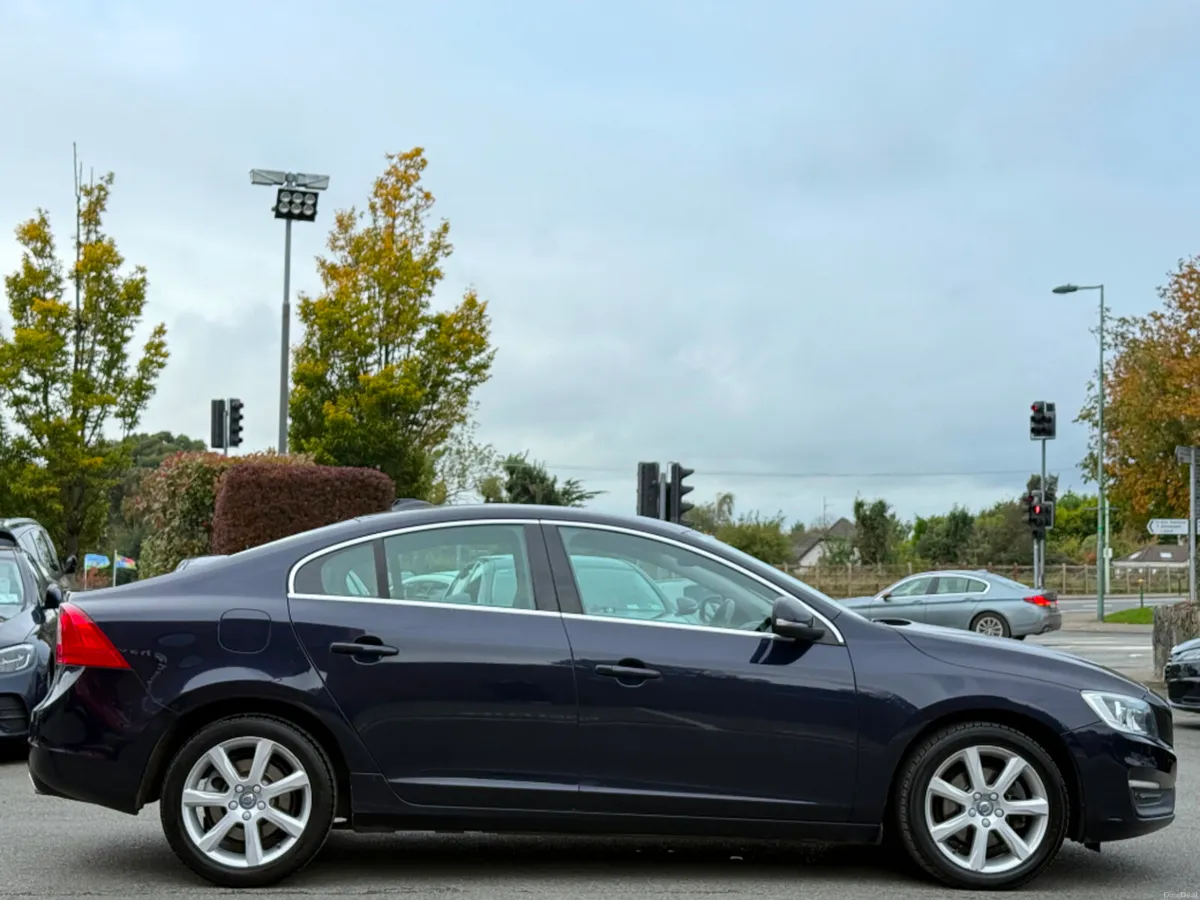 Volvo S60 2.0 D2 SE *HIGH SPEC* - Image 4