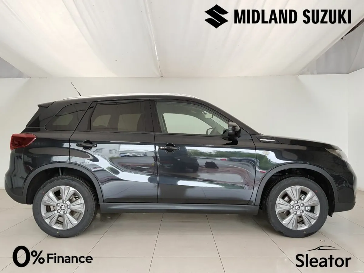 Suzuki Vitara Motion Automatic Hybrid - Image 2