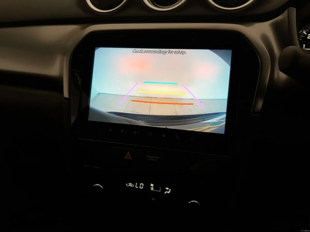 Suzuki Vitara Motion Automatic Hybrid - Image 4