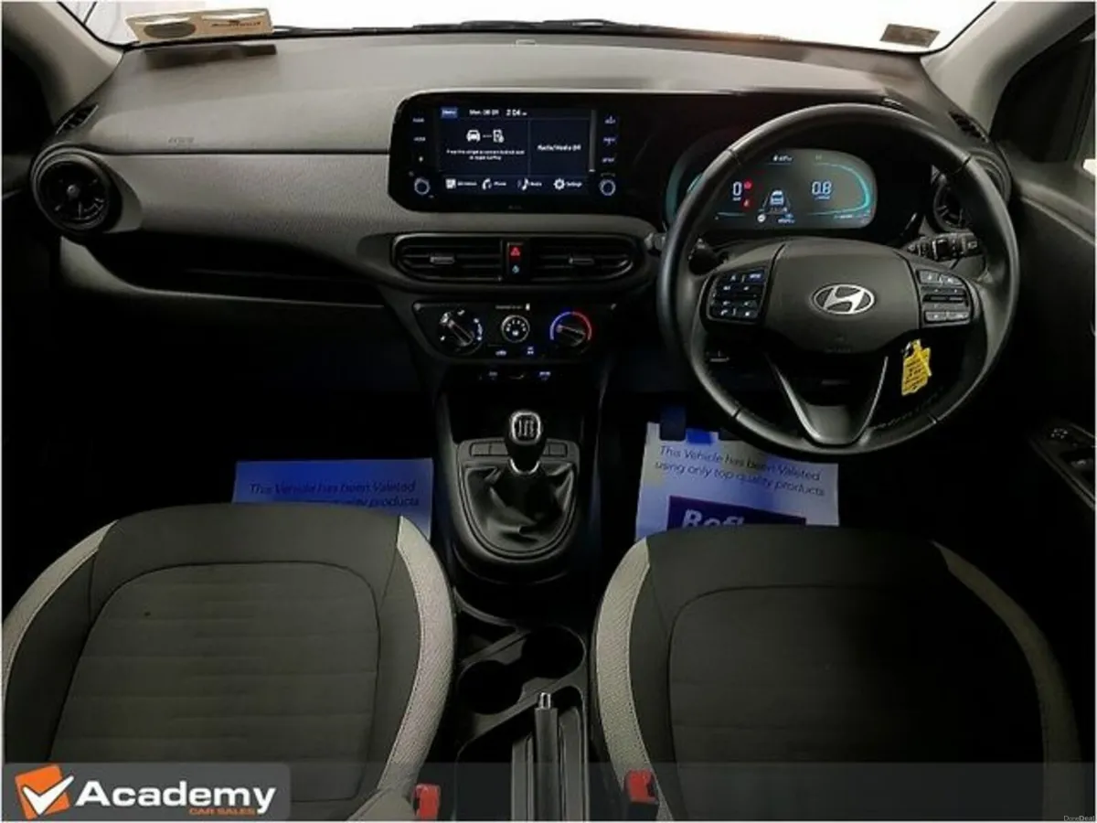 Hyundai i10 Deluxe Plus 5DR - Image 2