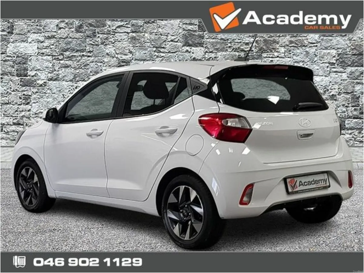 Hyundai i10 Deluxe Plus 5DR - Image 3