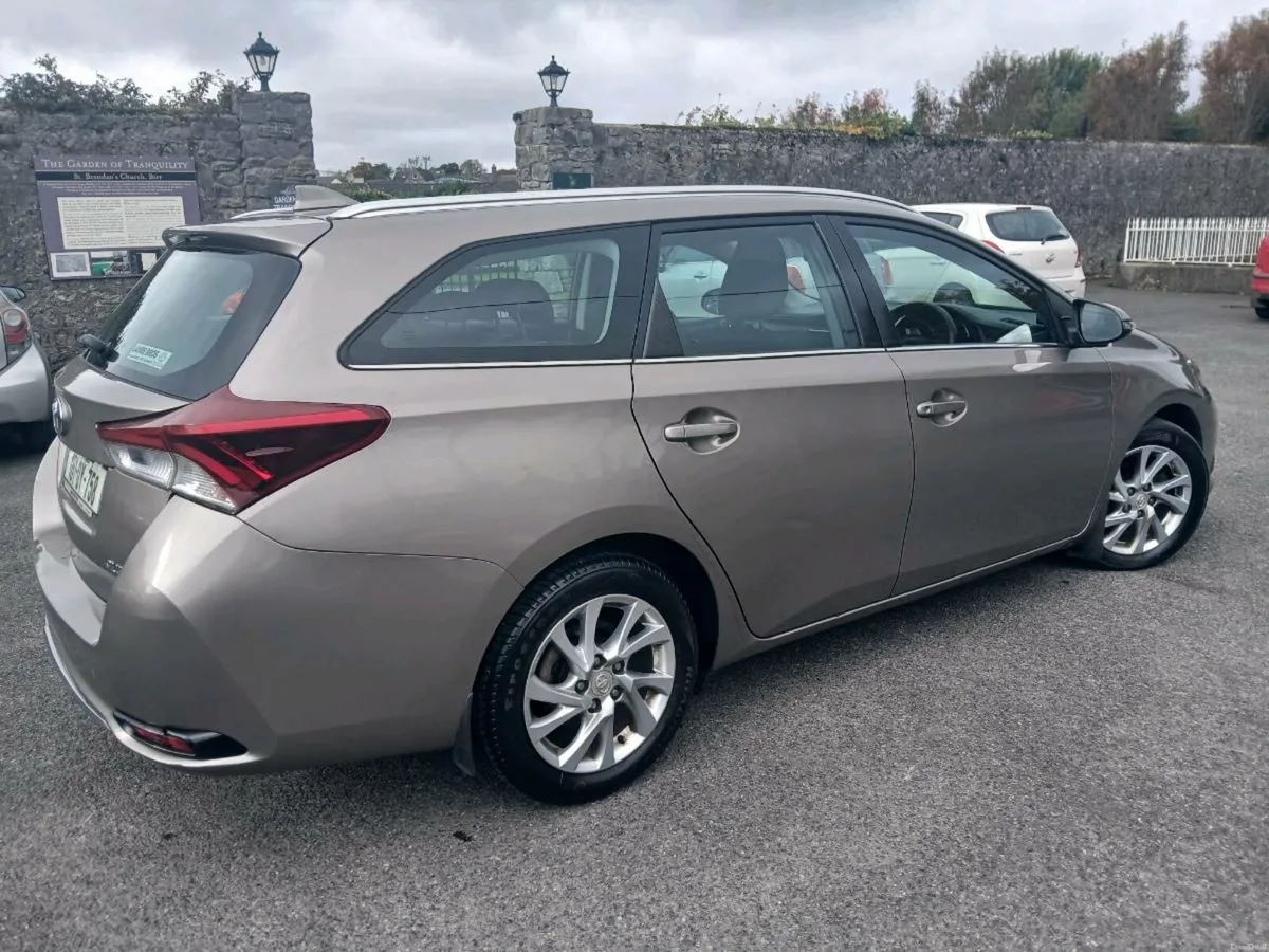 TOYOTA AURIS DIESEL (161) ESTATE NCT 31/01/27 - Image 3