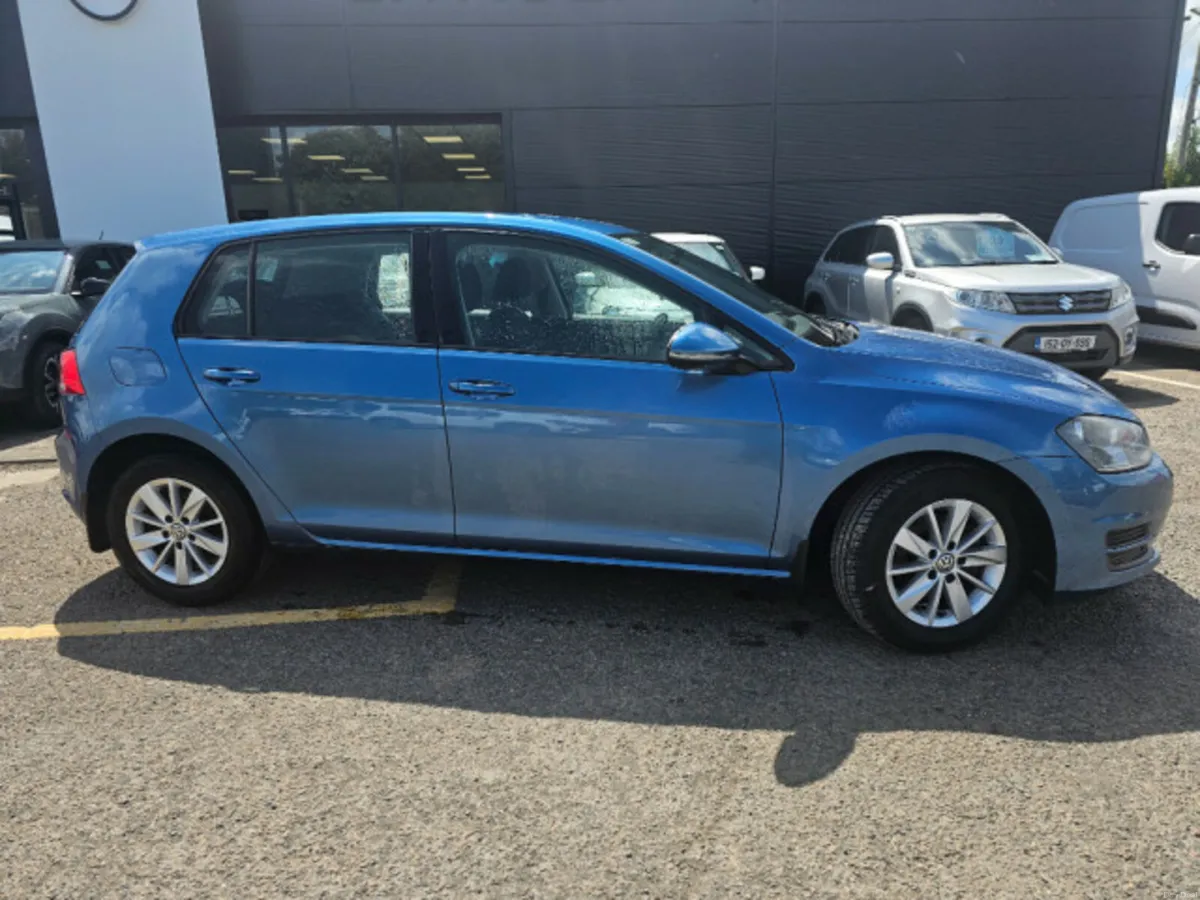 Volkswagen Golf 5DR Automatic - Image 1