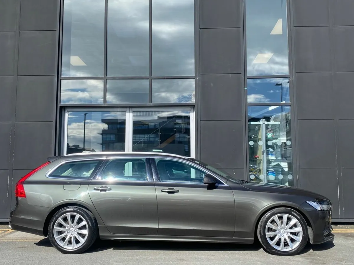 Volvo V90 2.0 D4 Momentum Plus Auto 190bhp - Image 4