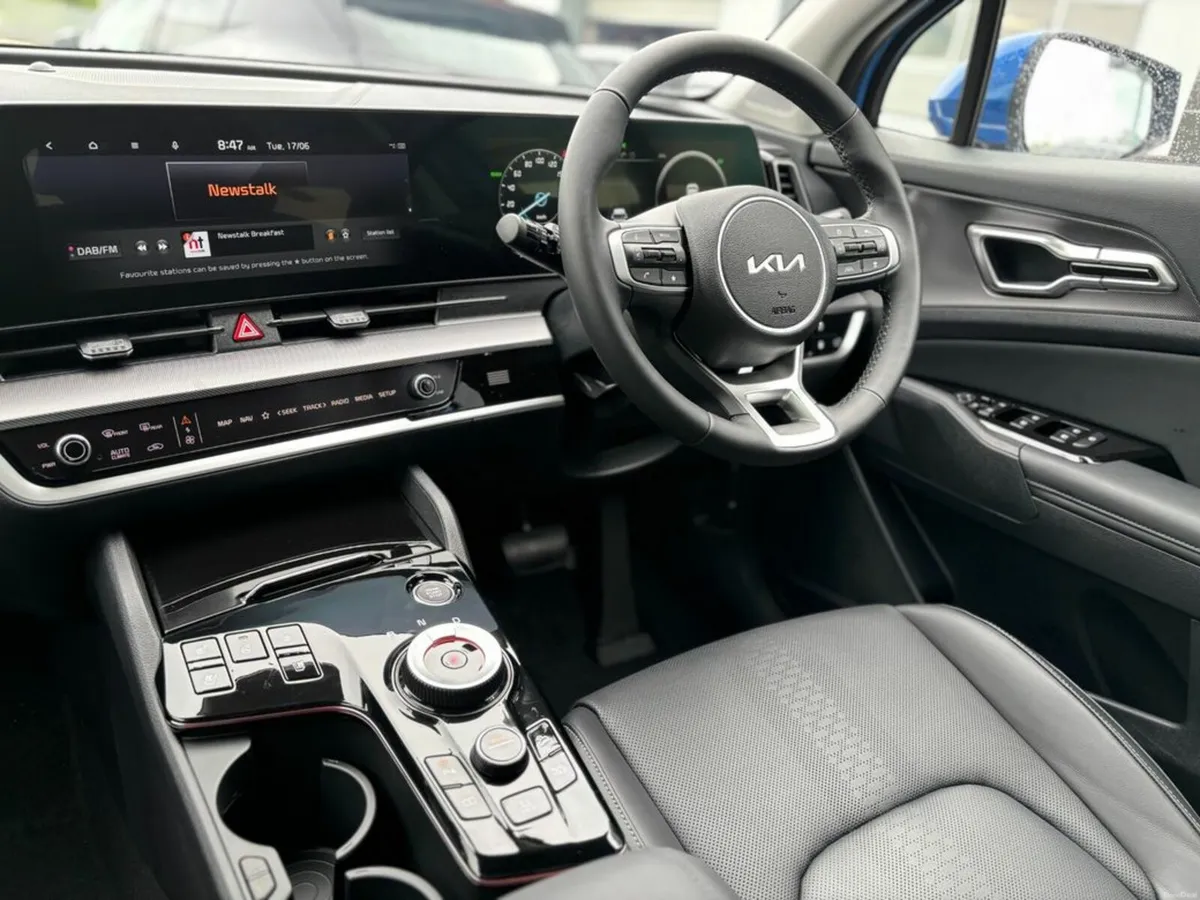 Kia Sportage 1.6 Plug In Hybrid (0% Finance availa - Image 4