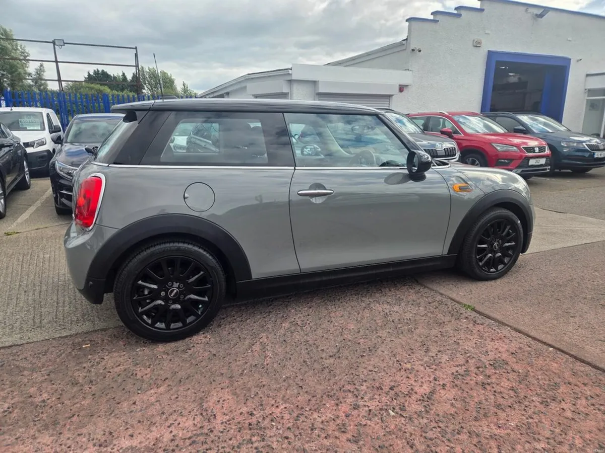 Mini Cooper 1.5 - Image 3