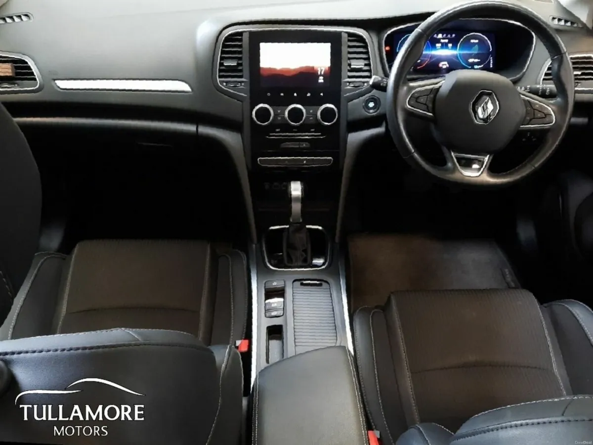 Renault Megane E-TECH PHEV 160 Auto Iconic ST - Image 2