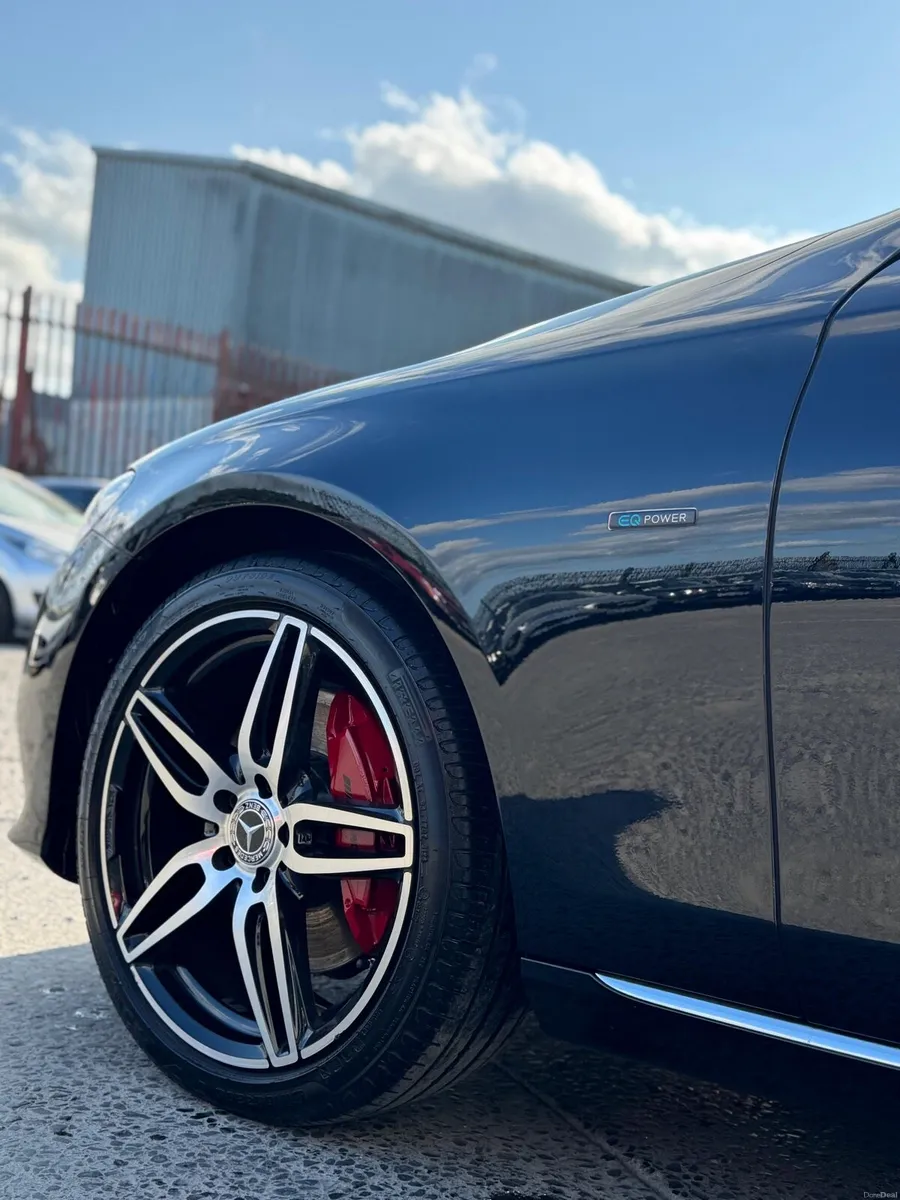 Mercedes E350 - Image 2