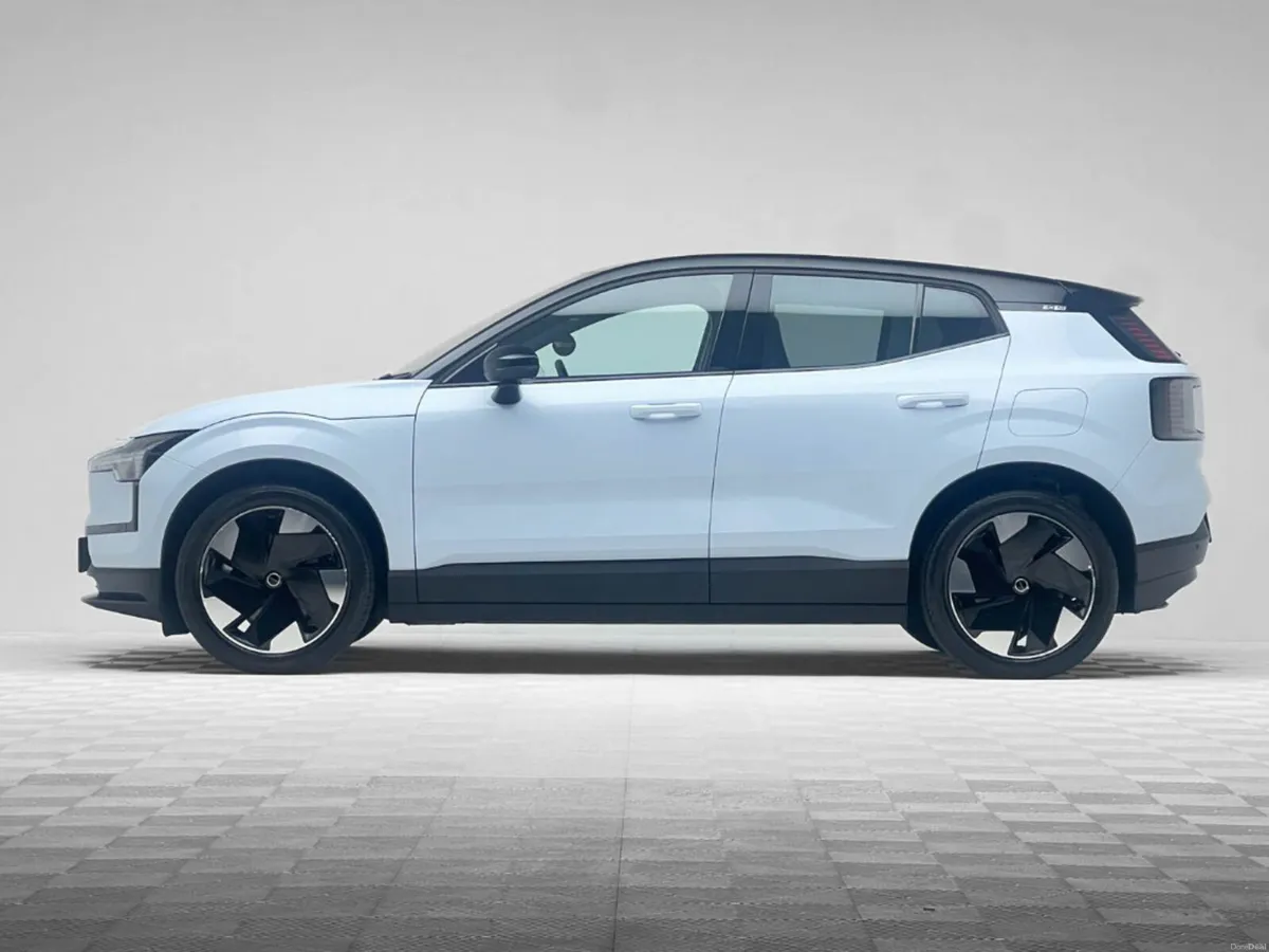 Volvo EX30 PLUS PERFORMANCE AWD 69KWH 422HP - Image 4