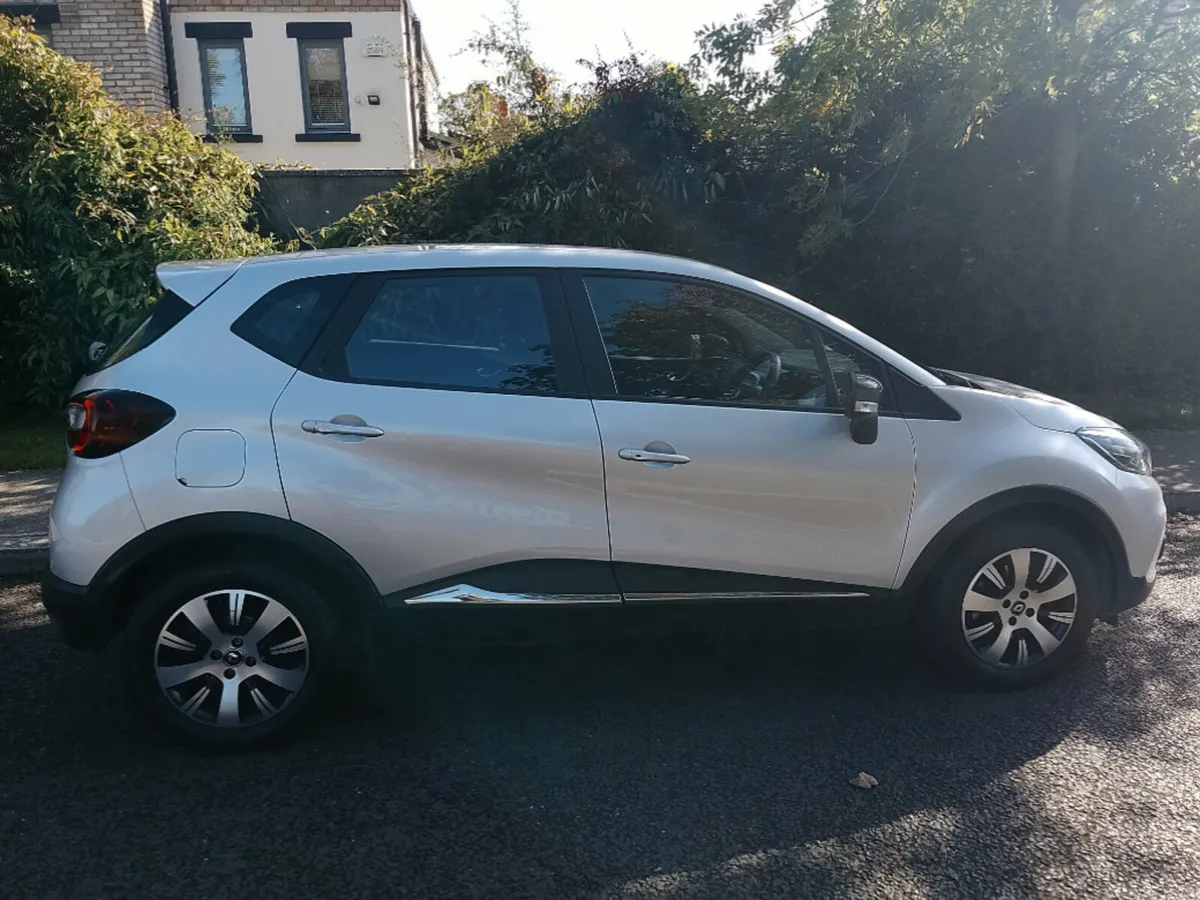 Renault Captur Play DCI 90 MY18 5DR - Image 2
