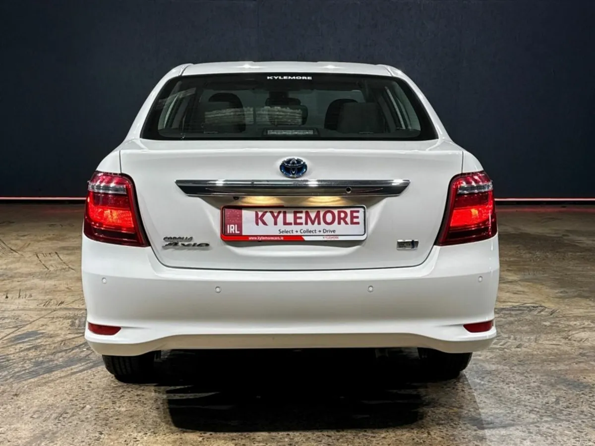 Toyota Corolla HYBRID 1.5L AUTOMATIC - REVERSE CAM - Image 4