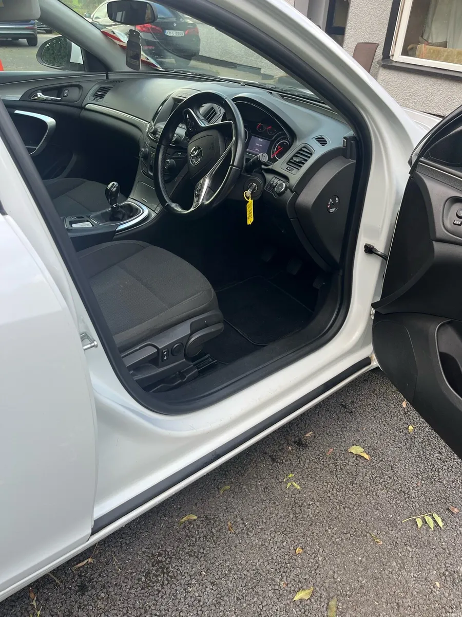 Vauxhall insignia - Image 2