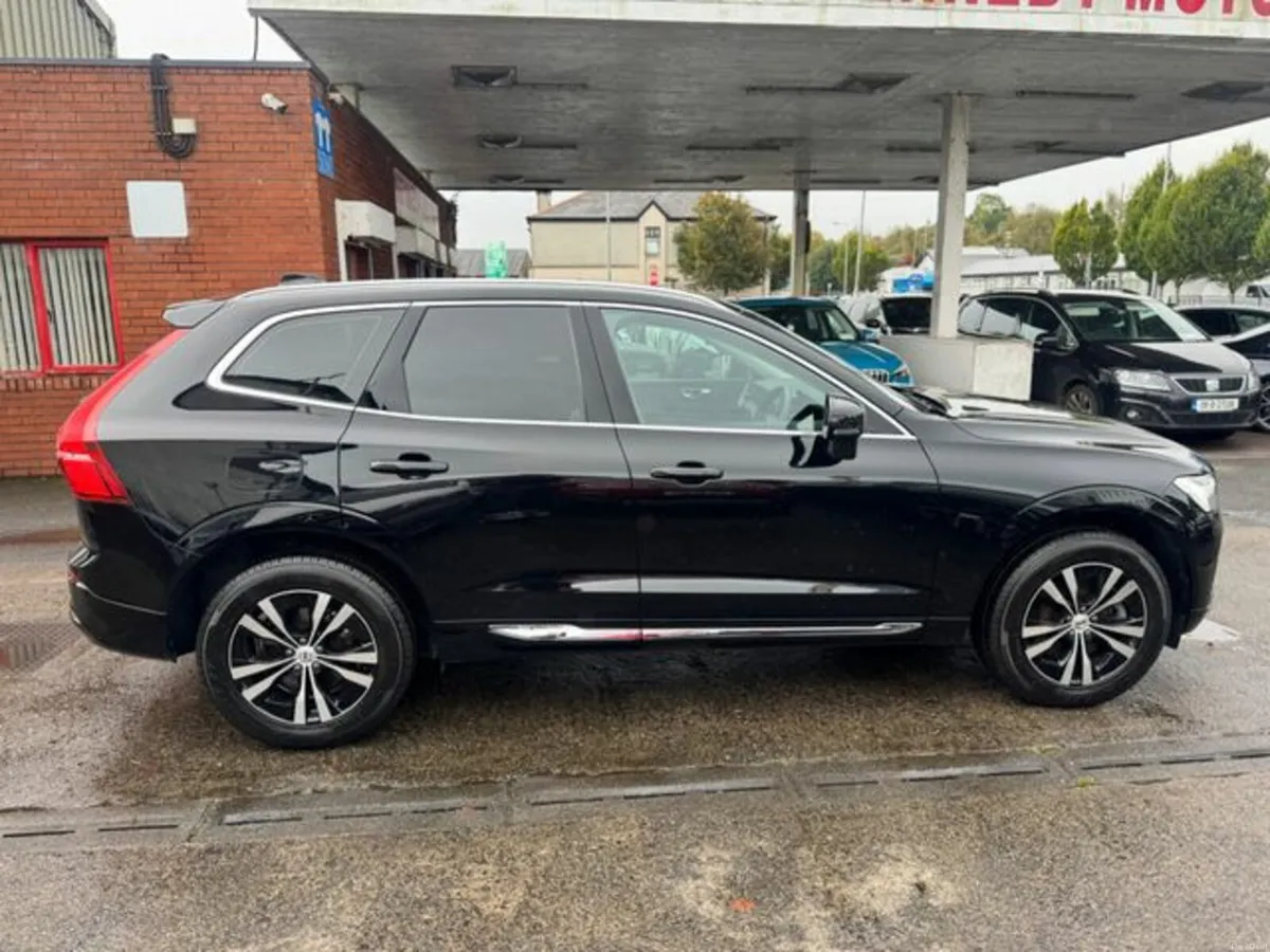 Volvo XC60 RECHARGE T6 CORE AWD - Image 2