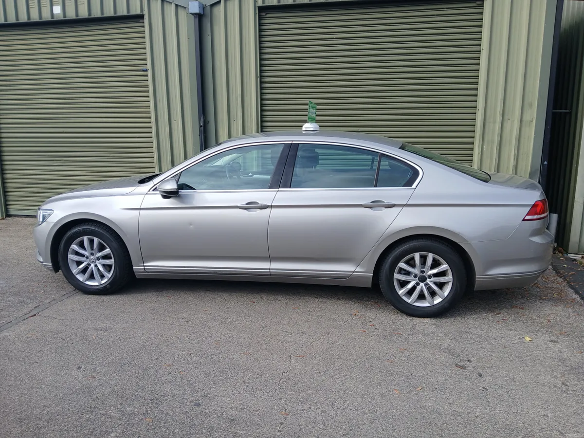 Volkswagen Passat automatic diesel 2015 - Image 2