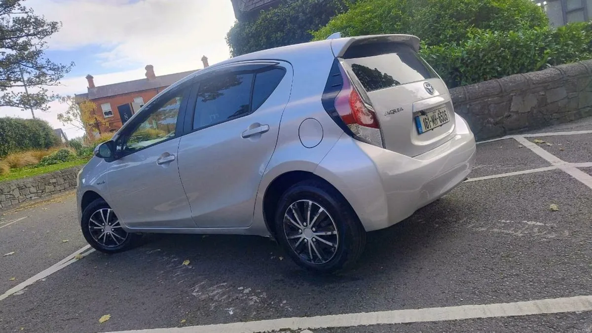 AUTO TOYOTA HYBRID~TAX & BRAND NEW NCT 10/27=€8450 - Image 3