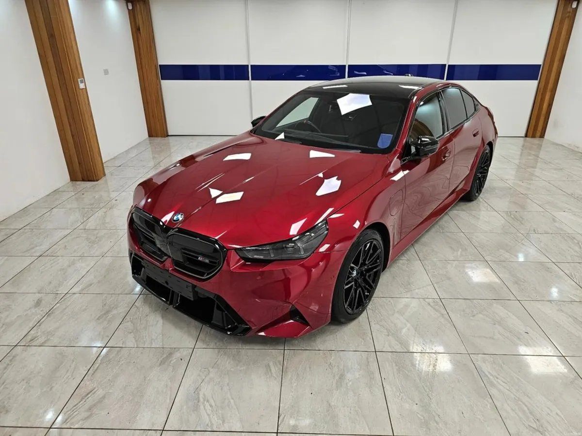 BMW M5 STUNNING COLOUR - Image 3