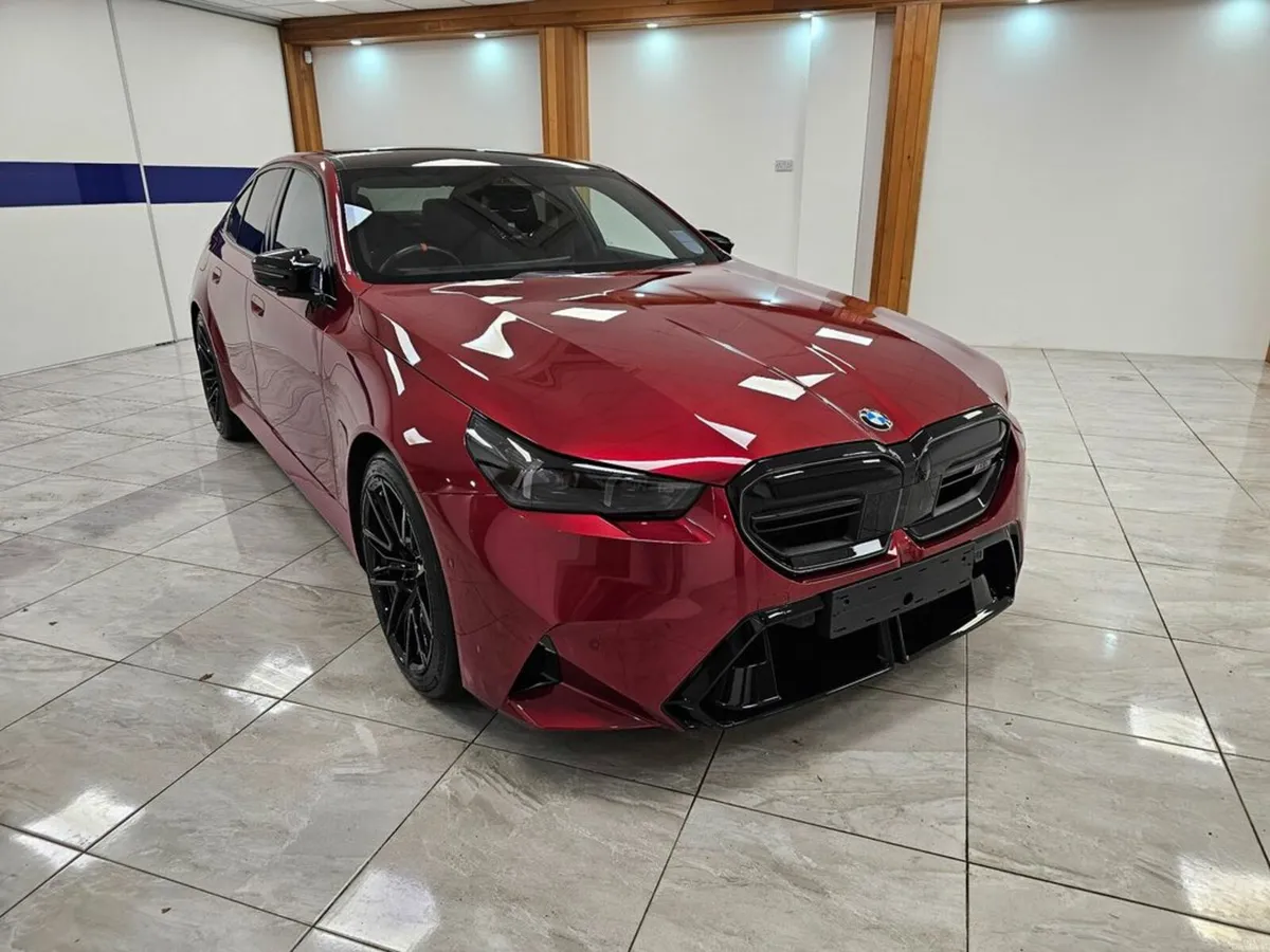 BMW M5 STUNNING COLOUR - Image 4