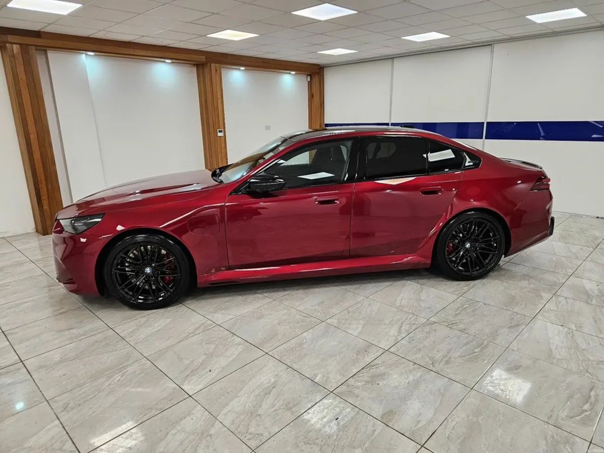 BMW M5 STUNNING COLOUR - Image 4