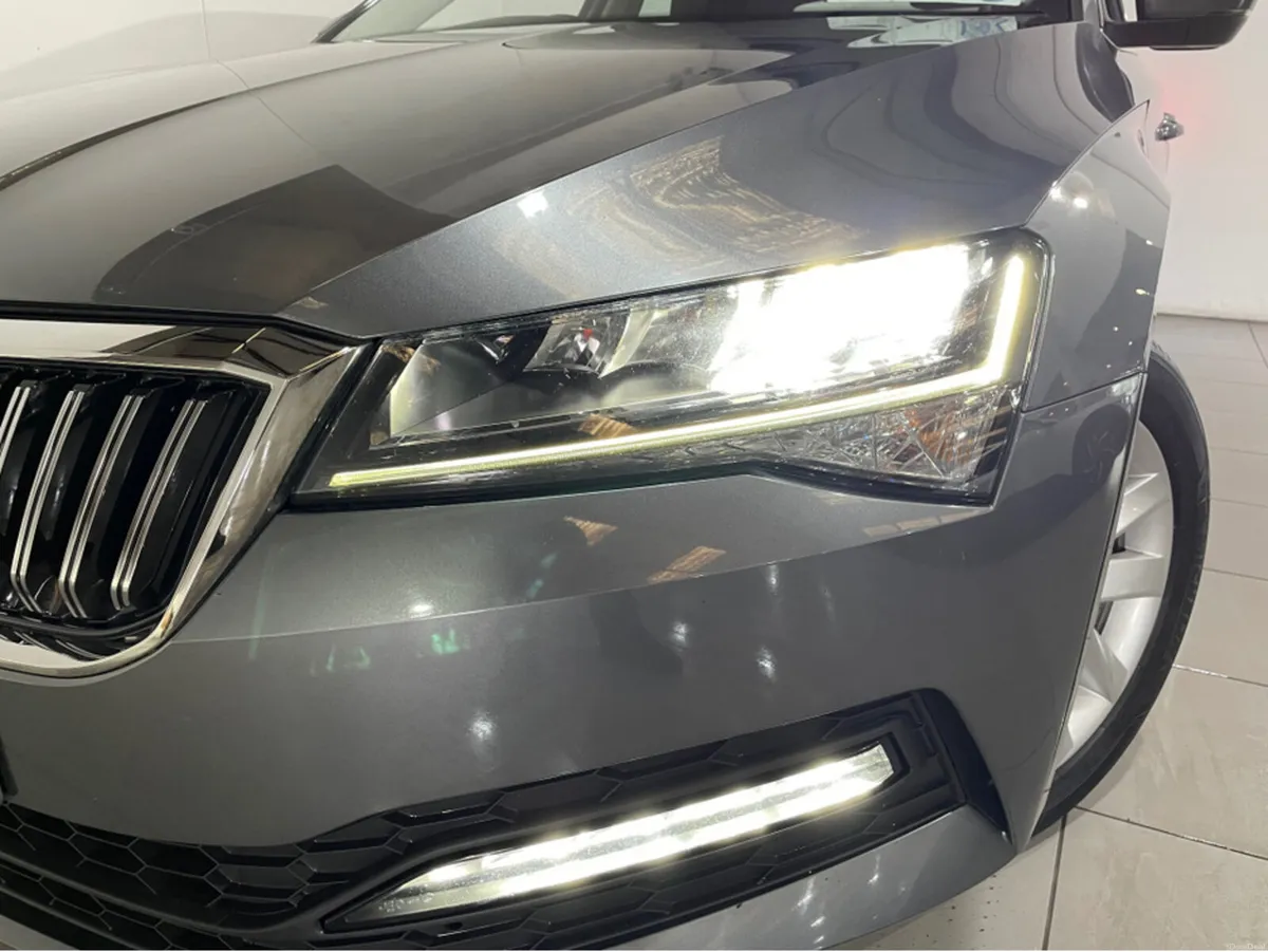 Skoda Superb AMBITION 2.0 TDI 150HP FULL SERVICE H - Image 4