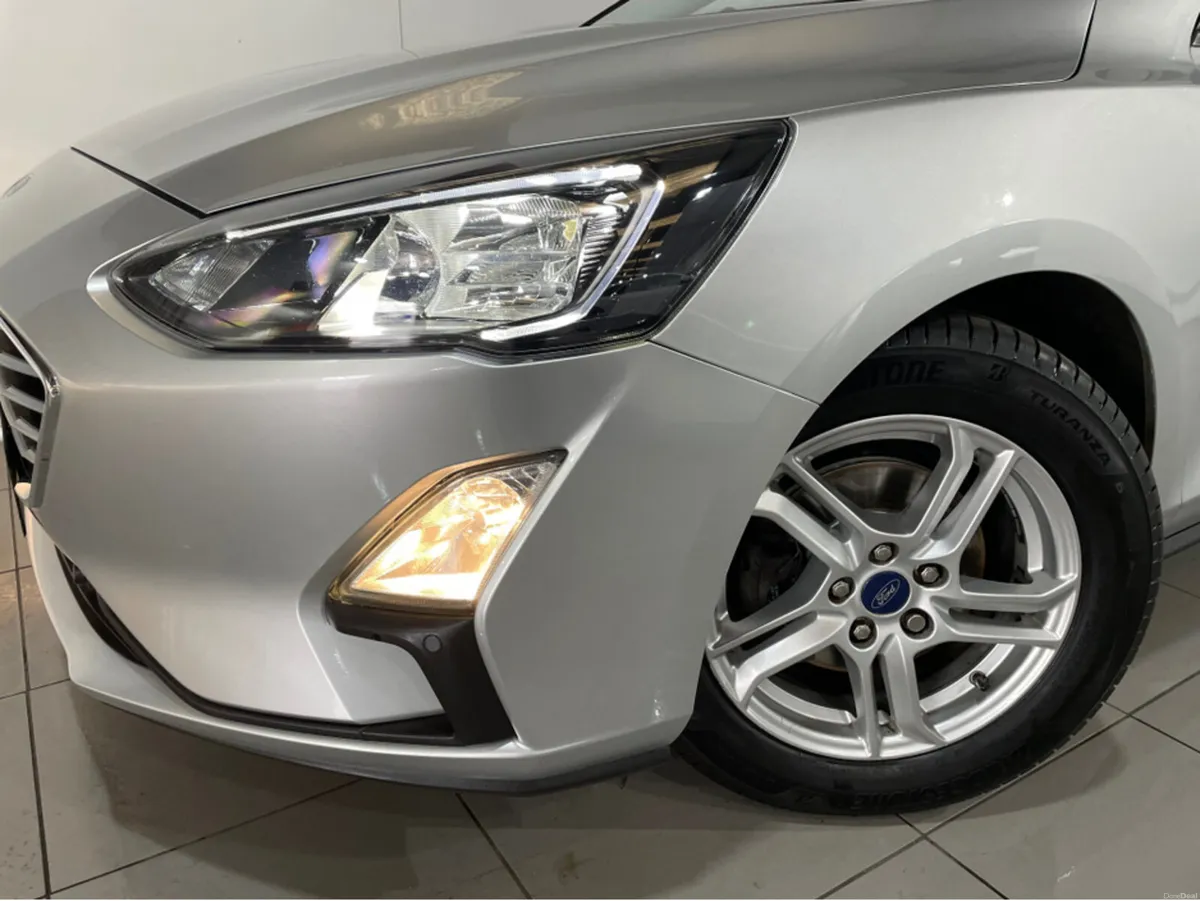 Ford Focus ZETEC EDITION 1.5 TD 120  5DR FULL SERV - Image 4