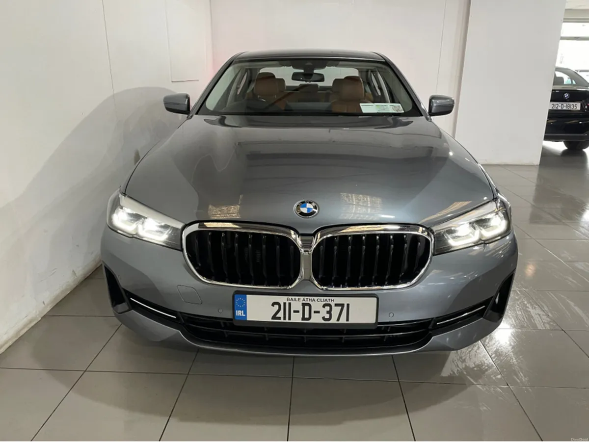 BMW 5-Series DIESEL AUTO TAN LEATHER + REAR CAMERA - Image 4