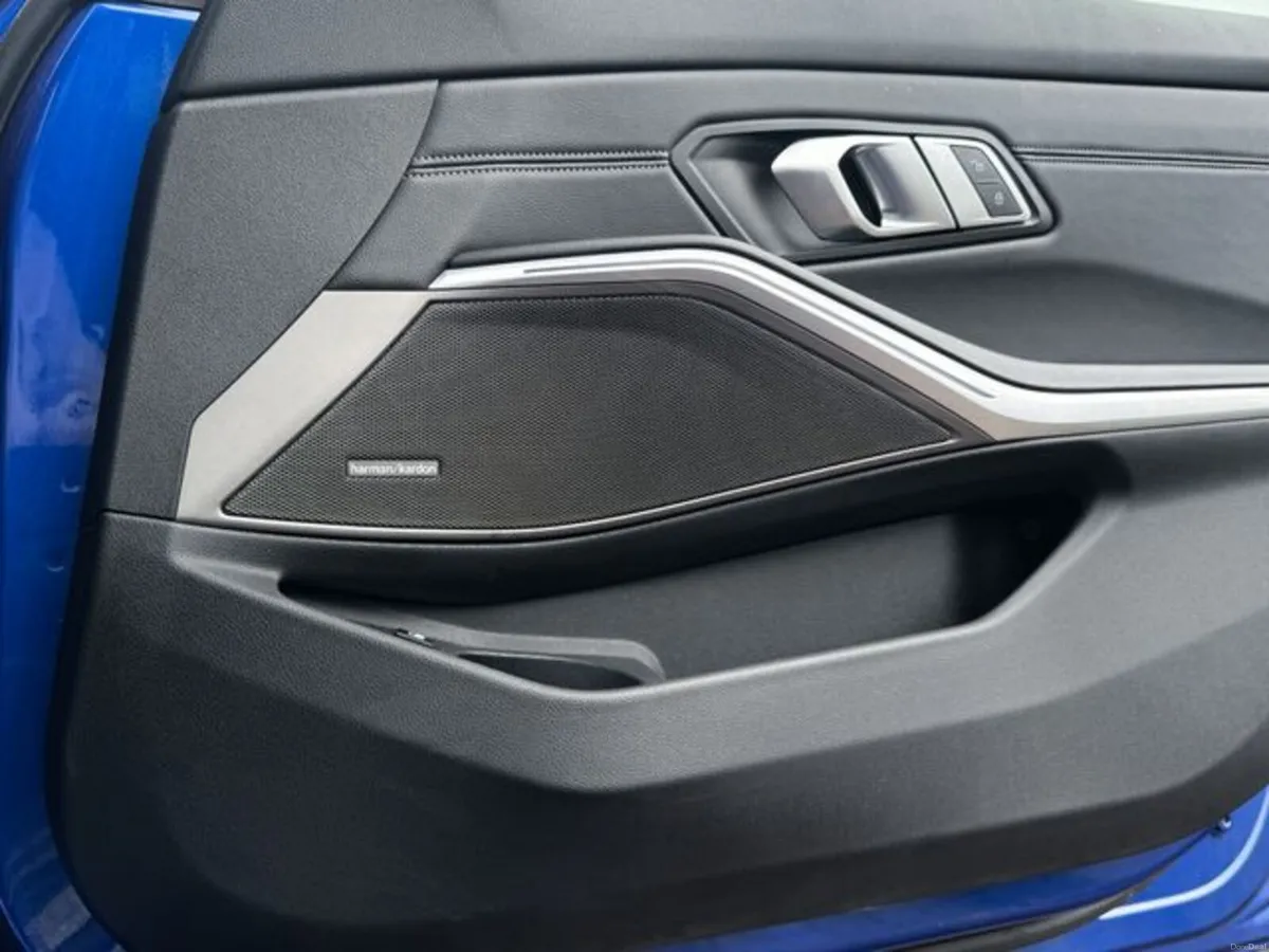 BMW 3-Series 2022 - Image 4