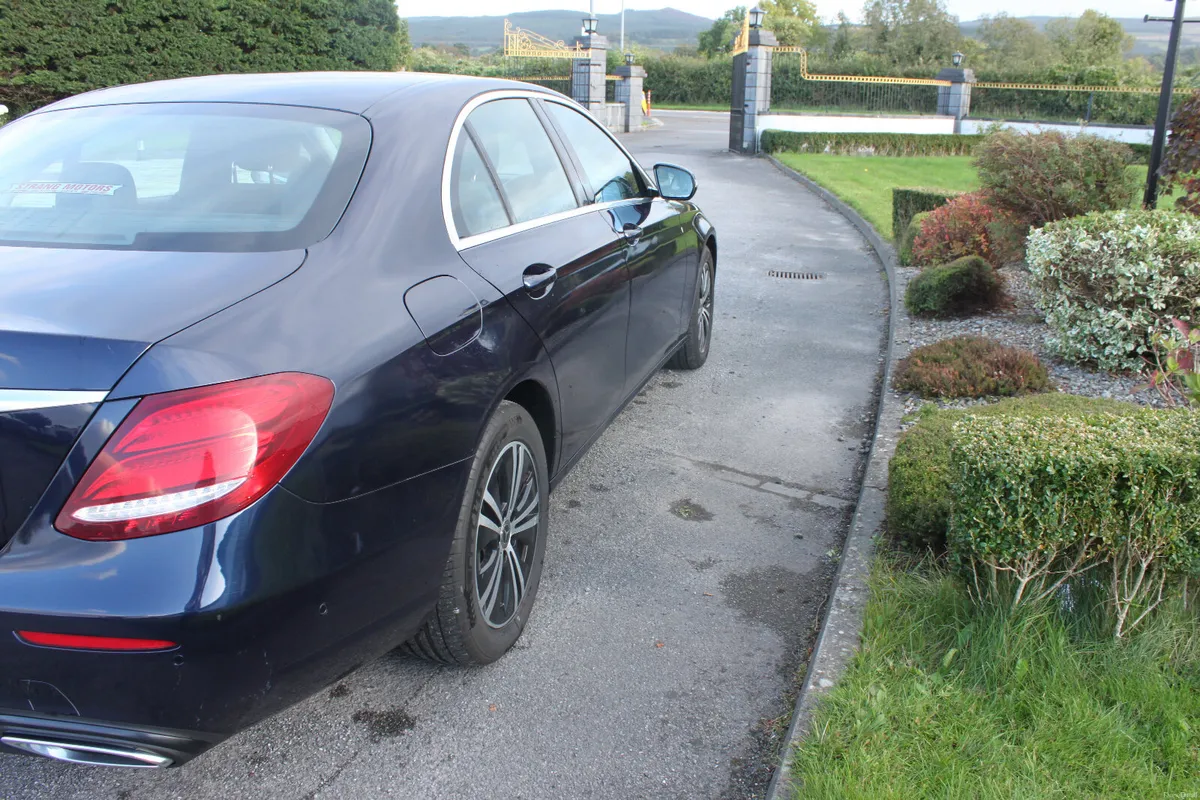 Mercedes-Benz E220 D SE AUTO,  2020 - Image 3