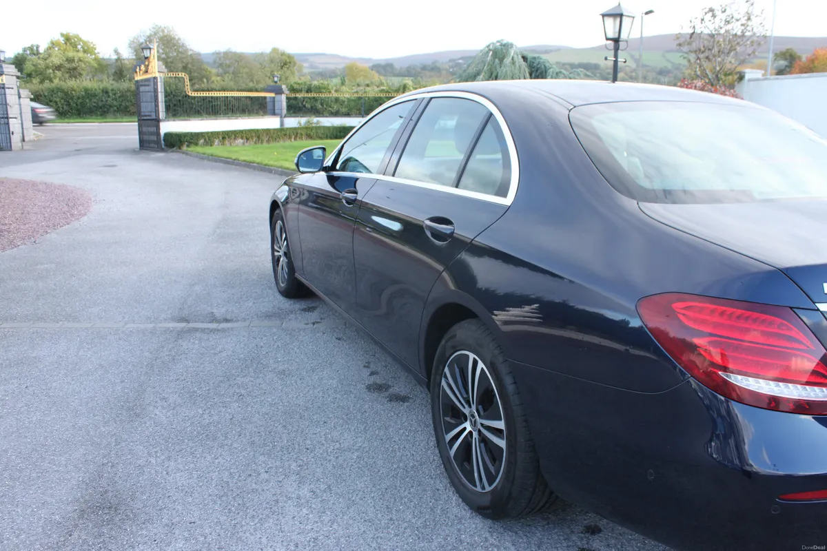 Mercedes-Benz E220 D SE AUTO,  2020 - Image 4