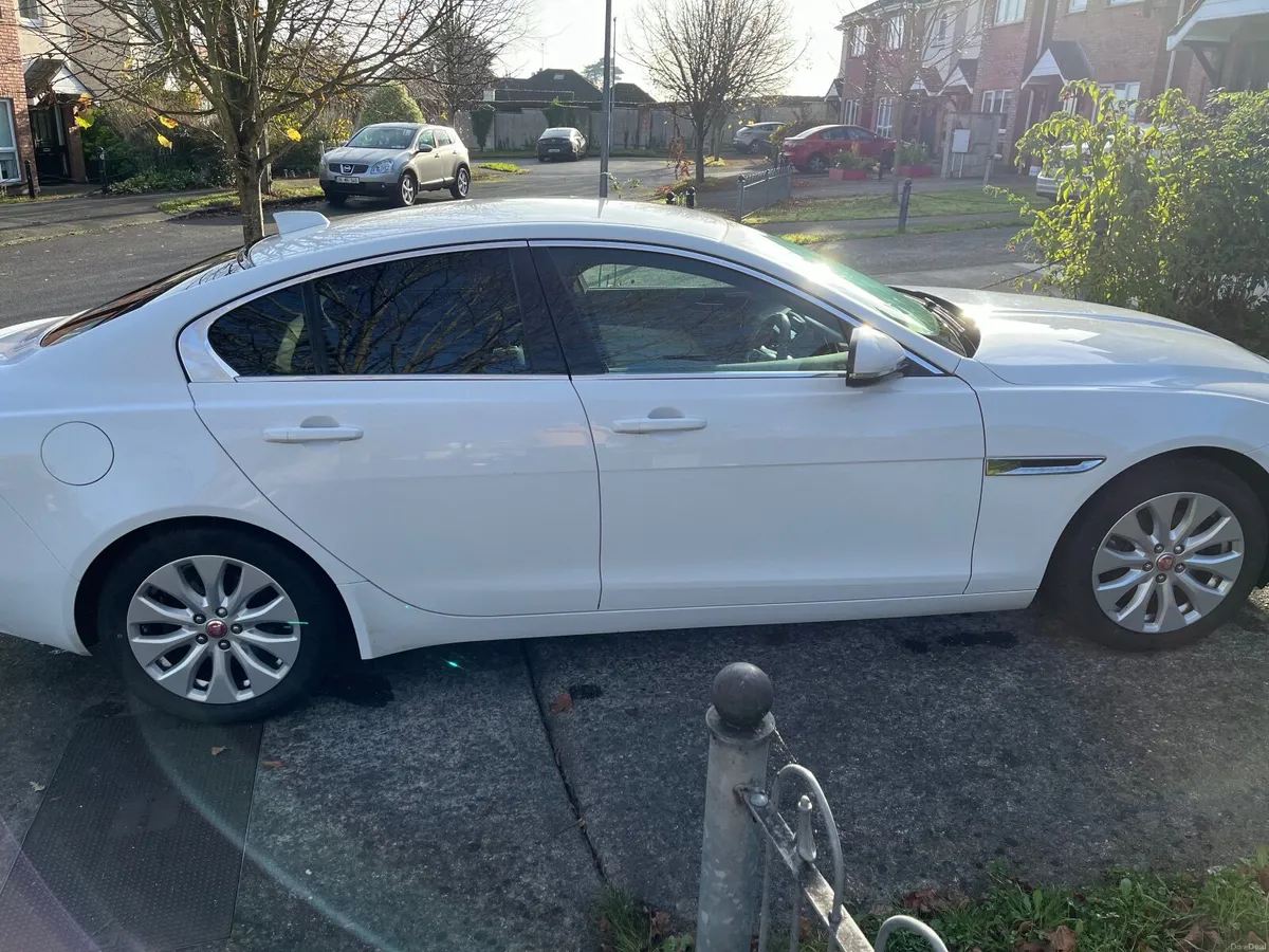 Jaguar XE 2018 - Image 2