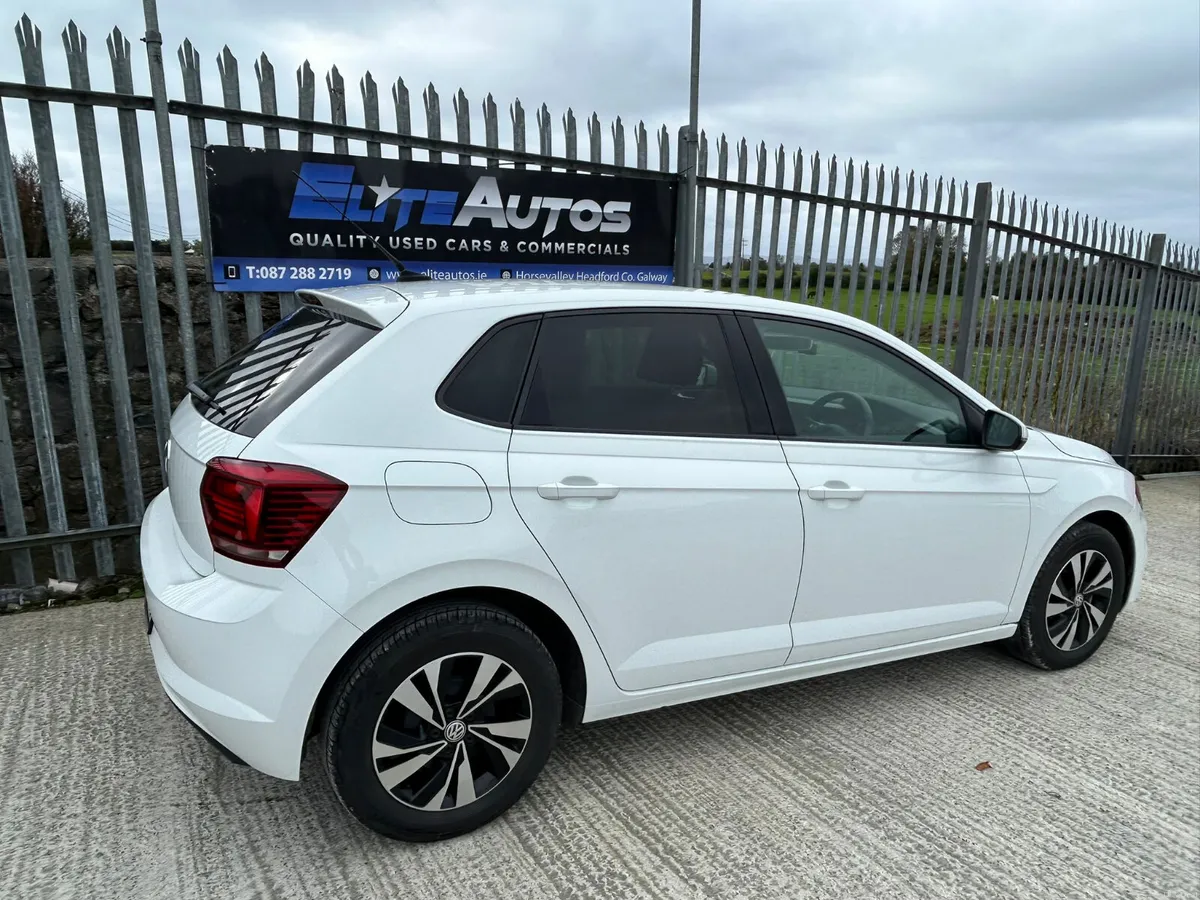 Volkswagen Polo Comfortline Automatic 2018 - Image 2