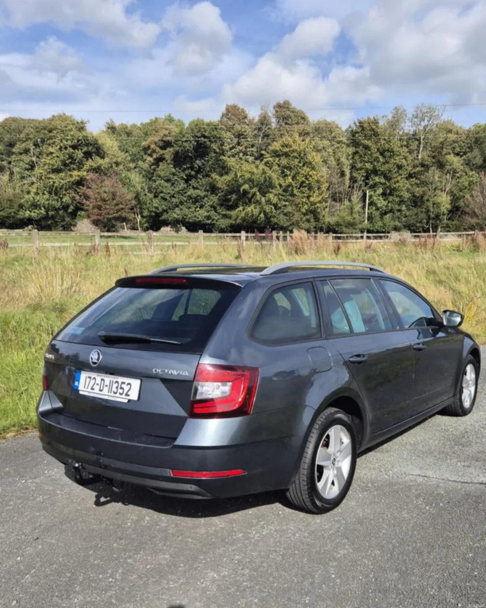 2017 (172) Skoda Octavia 1.6 TDI 115BHP Ambition - Image 2