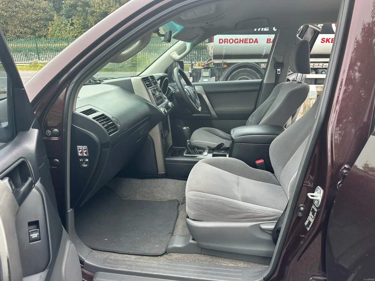 Toyota landcrueser - Image 4