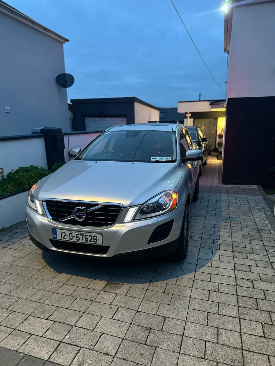 Volvo xc60 2012 - Image 2