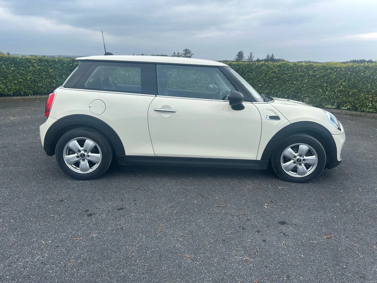 2015 Mini One - Image 2