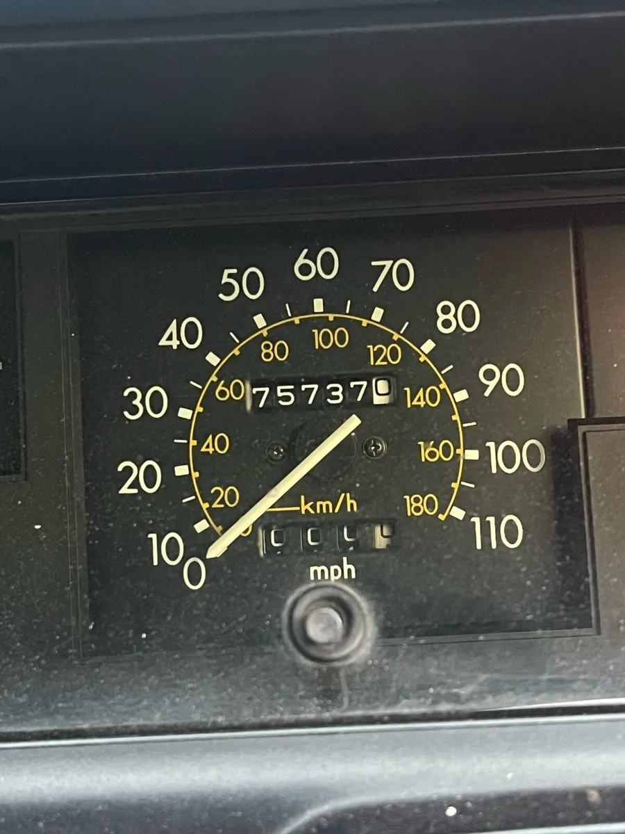 Toyota Corolla dx ke 70 - Image 3