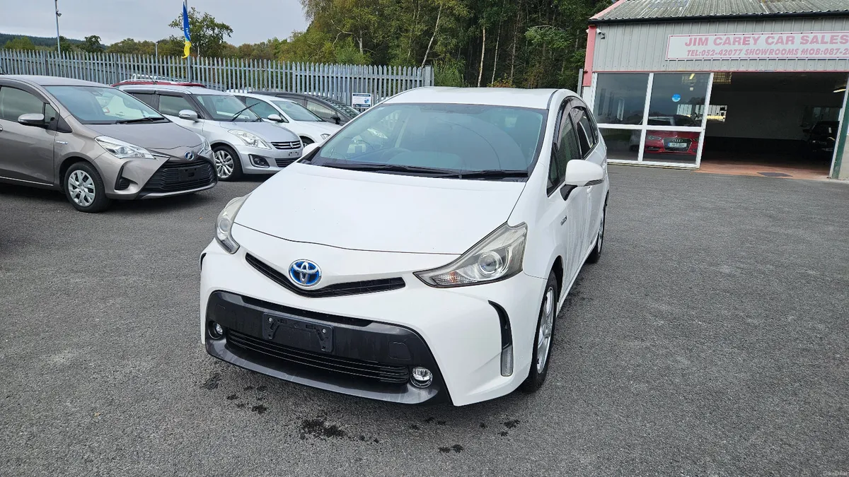 2015 Toyota Prius Alpha 7 Seater - Image 2