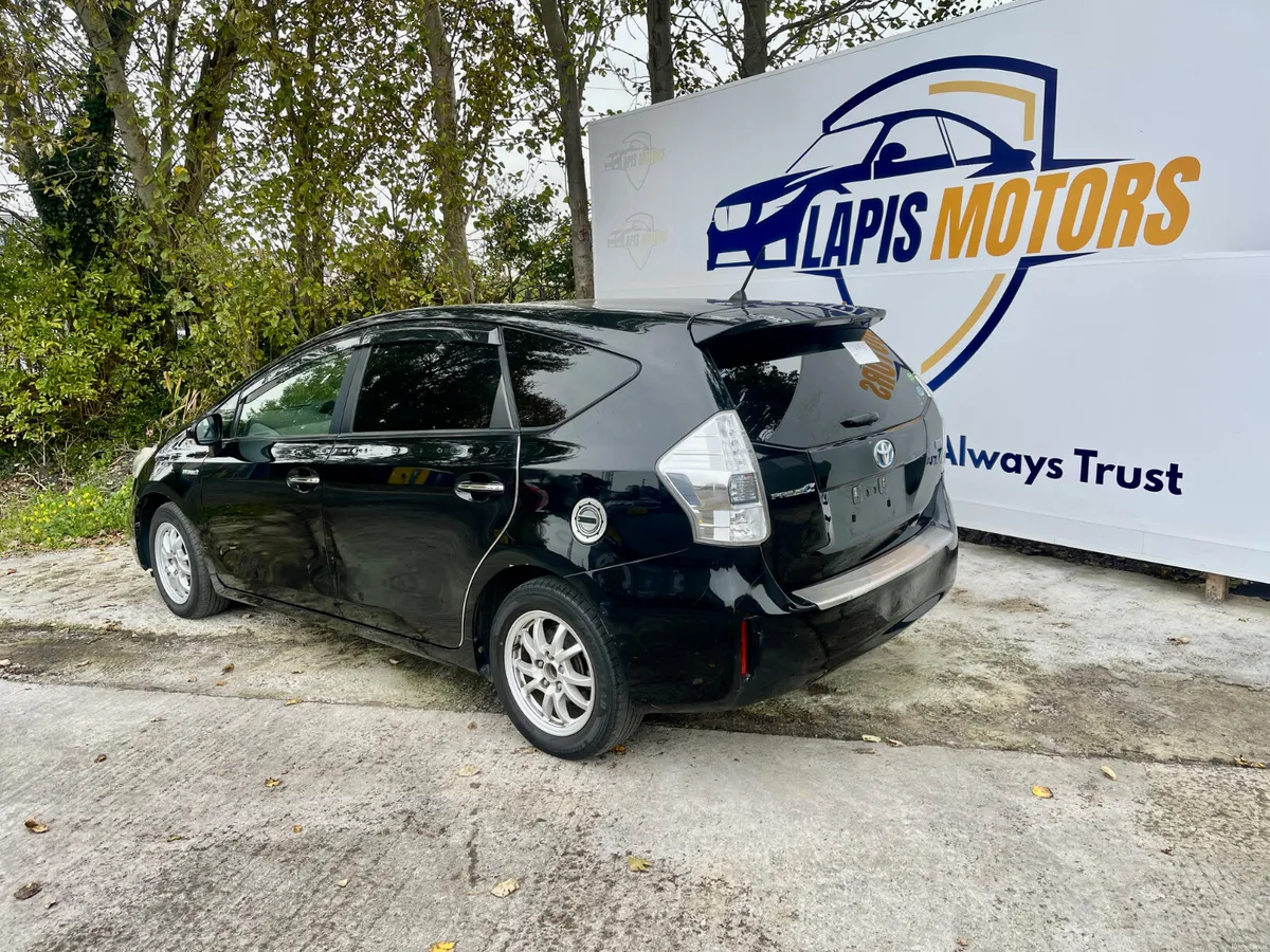 Toyota Prius Alpha 7 seater Low miles New NCT - Image 3