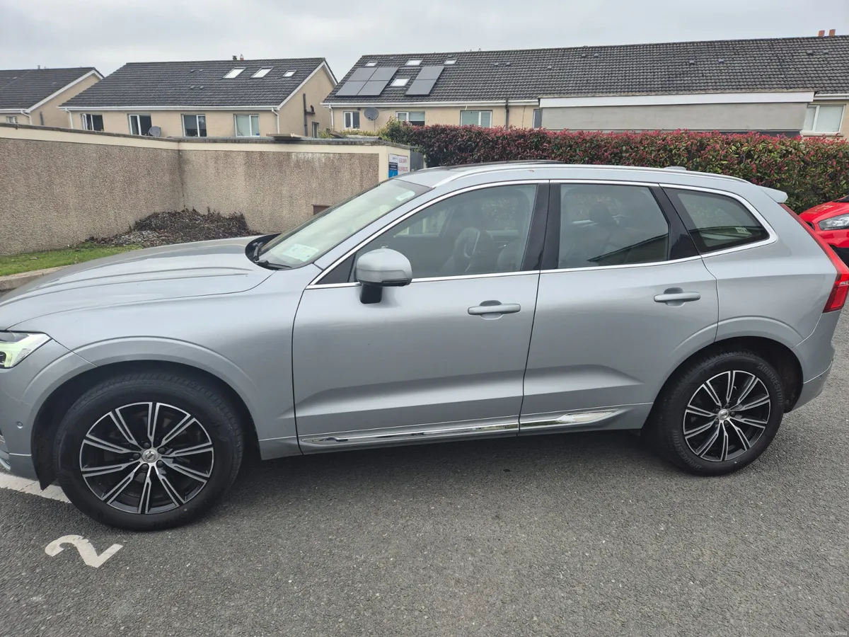 Volvo XC60 Inscription D4. Full Service History. - Image 2