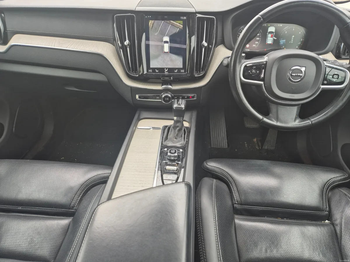 Volvo XC60 Inscription D4. Full Service History. - Image 4