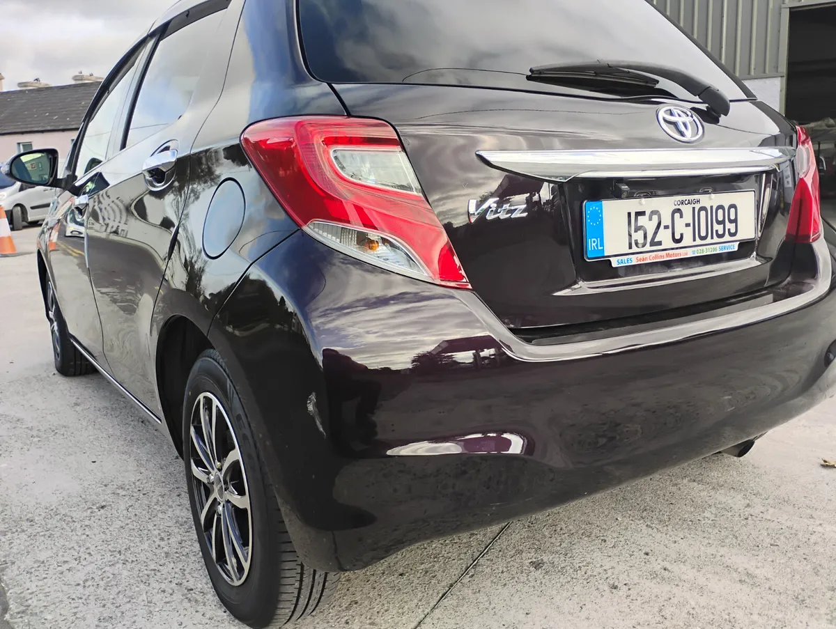 2015  VITZ AUTOMATIC LOW MILEAGE HIGH SPEC - Image 4