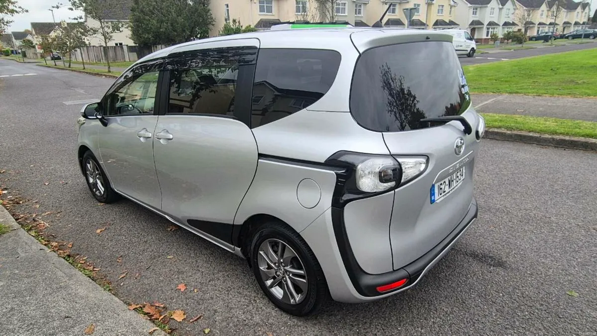 2016 Toyota Sienta 7 Seater Automatic - Image 5